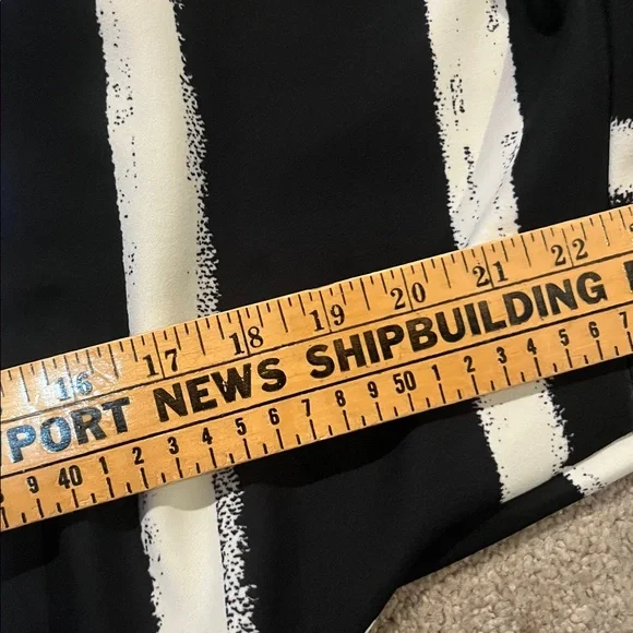 ASOS black and white long sleeve open-back mini dress Size 8 - Picture 9 of 9